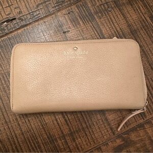 Kate Spade Light Tan Zip leather Wallet